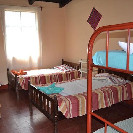 Hostal Morenos Antigua Екстериор снимка