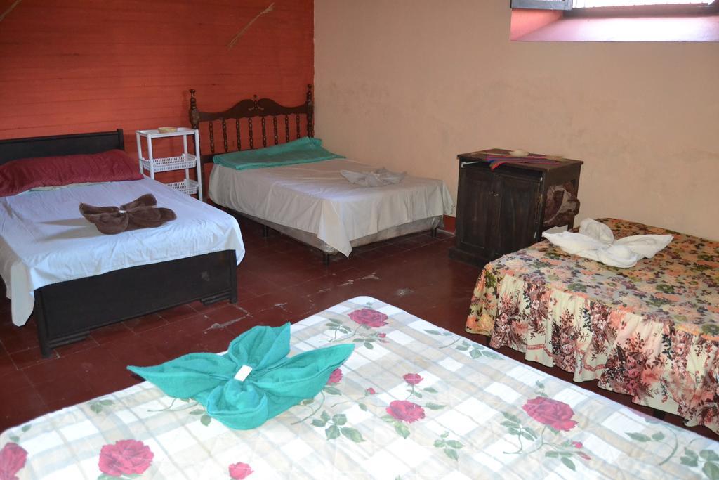 Hostal Morenos Antigua Екстериор снимка